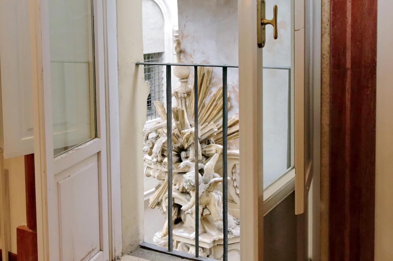 Ych-Farnese Charme Appartement Rome Buitenkant foto